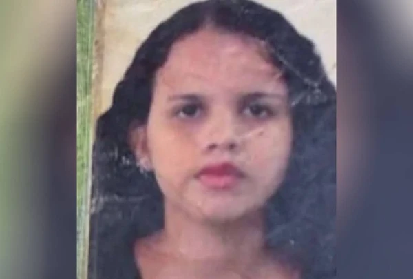 Rayza Emanuelle Oliveira Souza por Reprodução