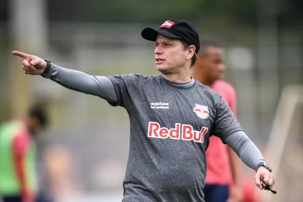 RB Bragantino (1) - Fernando Seabra por Ari Ferreira/Red Bull Bragantino