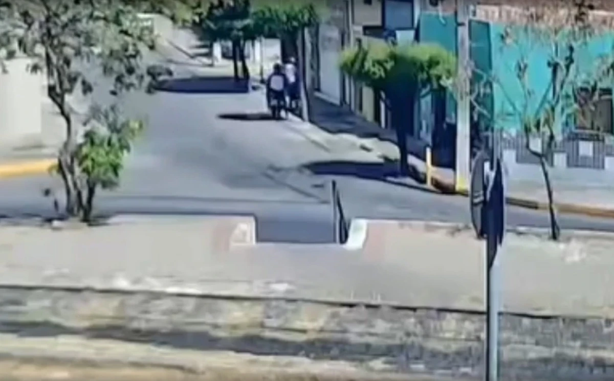 Um deles desce primeiro por Reprodução