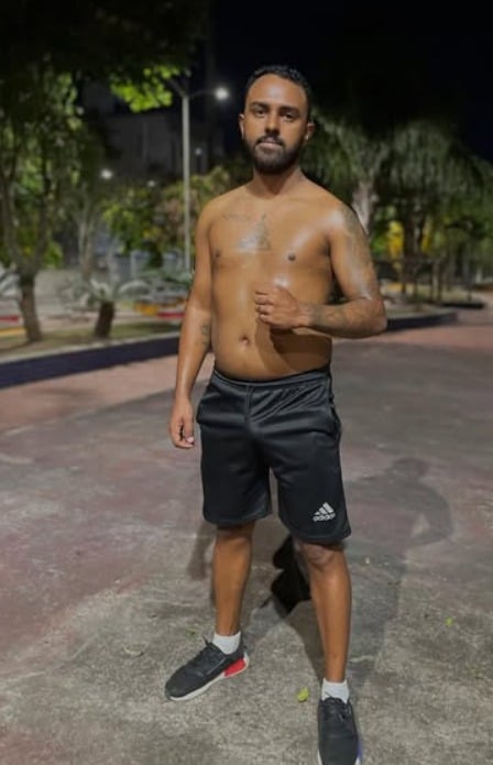 Youtuber é preso após atirar contra polícia e usar esposa e filho de escudo na Bahia por Reprodução / Redes sociais 
