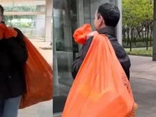 Imagem - Cesar Tralli distribui brinquedos da filha a funcionários da Globo: 'O prazer de doar'