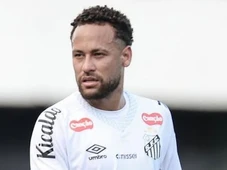 Imagem - Neymar perde a paciência e toma atitude em meio a acusação de vício em whisky e narguilé