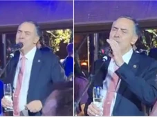 Imagem - Ministro Barroso canta samba em festa de despedida da presidência do STF