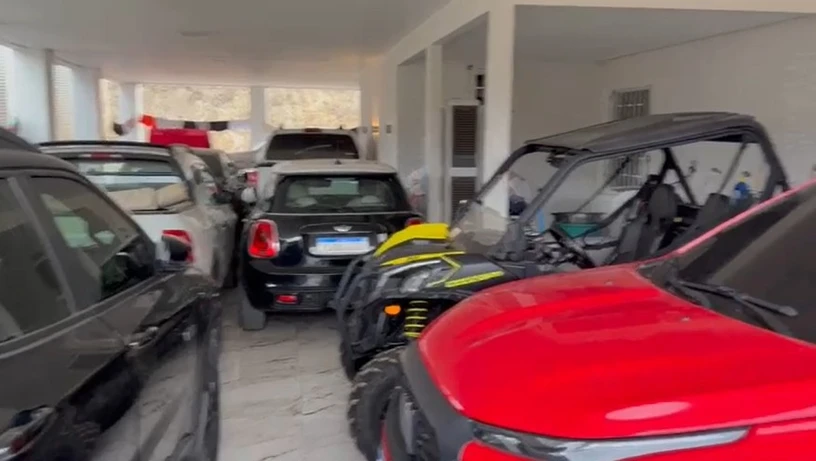 Imagem - Família de agiotas é presa com mais de R$ 3 milhões e 30 carros na Bahia