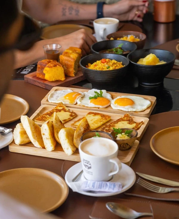 Café da manhã regional no Sagratto Café Bar por Divulgação