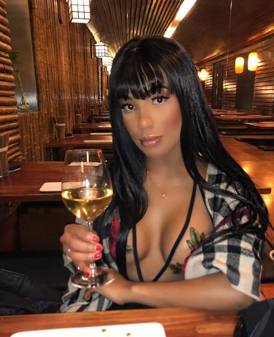 Carol Lekker antes de alguns procedimentos estéticos  por Reprodução/Redes Sociais 