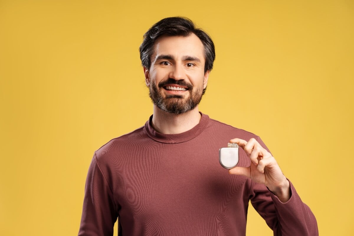 Apesar de salvar milhares de vidas todos os anos, o marca-passo cardíaco ainda é cercado por dúvidas e mitos (Imagem: AYO Production | Shutterstock)