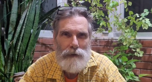 Eduardo Tornaghi faz 74 anos: ex-galã da Globo vive recluso e pede ajuda para sobreviver por Reprodução