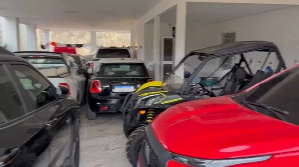 Grupo de agiotas é desarticulado em Jequié; polícia apreende R$ 3 milhões em espécie e arsenal de armas