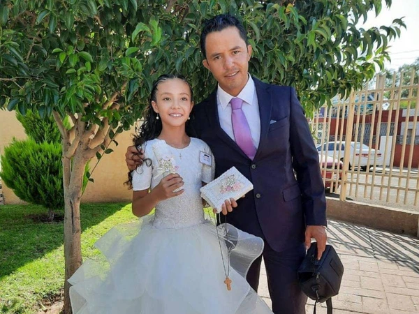Paloma Nicole Arellano Escobedo, de 14 anos e Carlos Arellano, pai da menina por Reprodução/redes sociais
