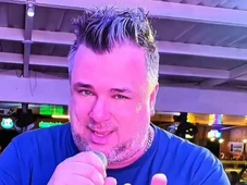 Imagem - Cantor sertanejo morre em colisão frontal após invadir contramão; mulher fica gravemente ferida