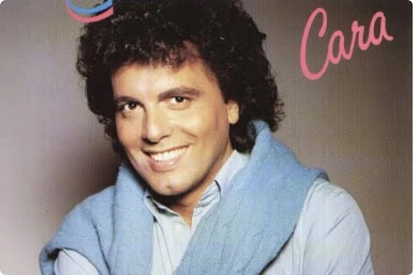 Christina o "Julio Iglesias italiano" por Reprodução 