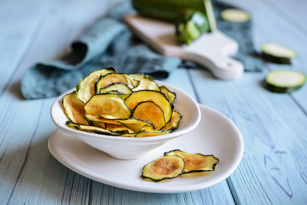 Chips de abobrinha (Imagem: NoirChocolate | Shutterstock)