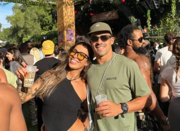 Flávia Vasconcelos, brasileira atropelada em Portugal, ao lado do namorado Yago Bezerra por Reprodução/Redes Sociais 