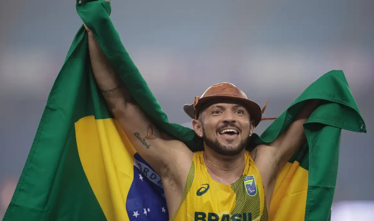 Petrúcio Ferreira é novamente campeão do mundo