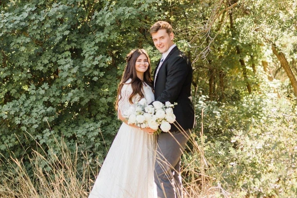Homem perdeu a memória e se casou com namorada após terminar com ela por Reprodução