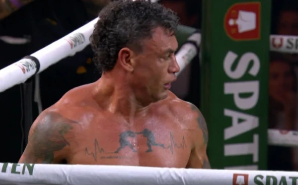 Popó venceu Wanderlei Silva, que foi desclassificado; luta teve briga generalizada por Reprodução