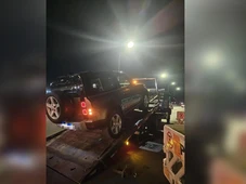 Imagem - Xixi sai caro: casal paga R$ 50 mil de fiança após ser preso por urinar na rua