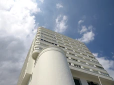 Imagem - FOTOS: Imóvel está à venda por R$ 3,3 milhões em prédio onde Wagner Moura tem apartamento