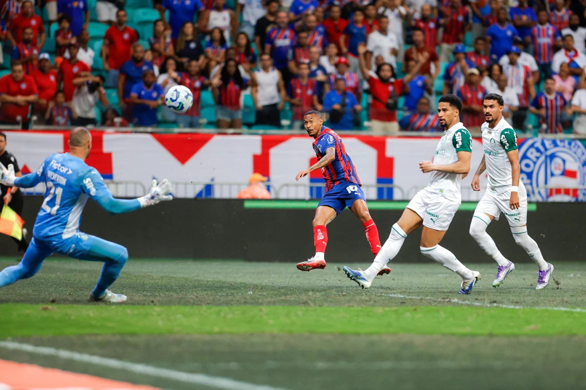 Ademir foi o autor do gol tricolor no triunfo sobre o Palmeiras