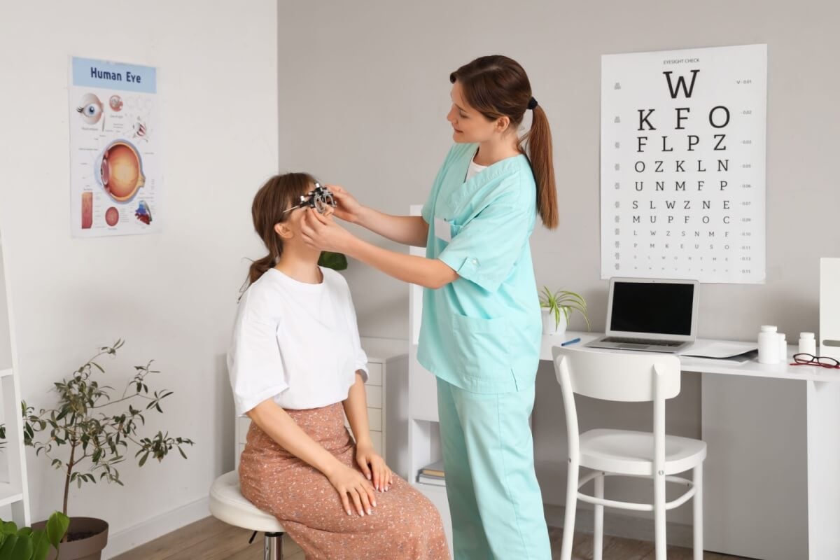 Alguns problemas de visão podem se instalar de maneira silenciosa (Imagem: Pixel-Shot | Shutterstock)