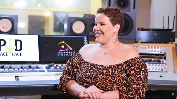 Mineira chamou atenção após vídeo cantando em bar viralizar em BH