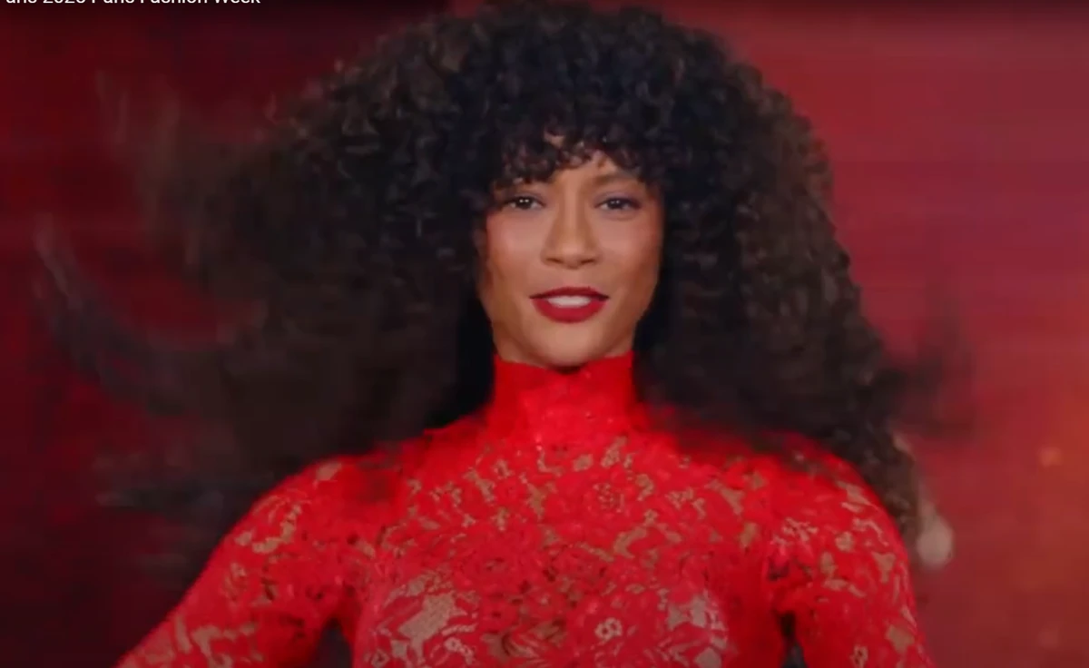 Taís Araujo na abertura da Semana de Moda de Paris por Reprodução / Youtube