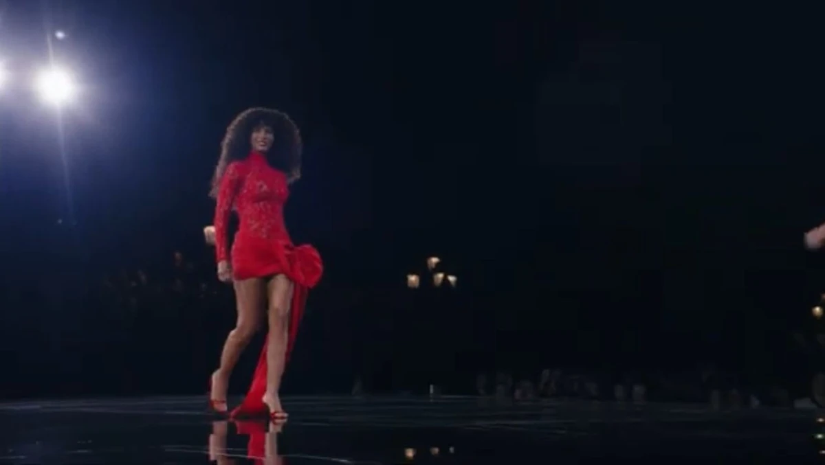 Taís Araujo na abertura da Semana de Moda de Paris por Reprodução / Youtube