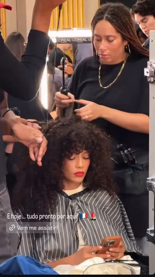 Taís Araujo na abertura da Semana de Moda de Paris por Reprodução / Youtube
