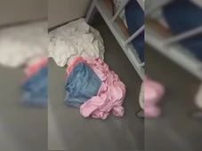 Imagem - Supervisora de hospital joga roupas de enfermeiras no chão: 'Não é hotel'