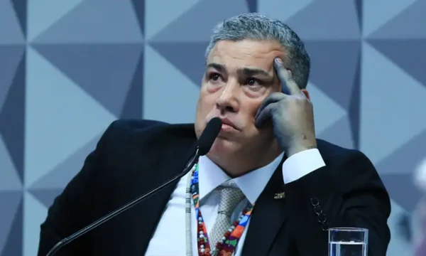 Carlos Roberto Ferreira Lopes durante depoimento na CPMI do INSS 