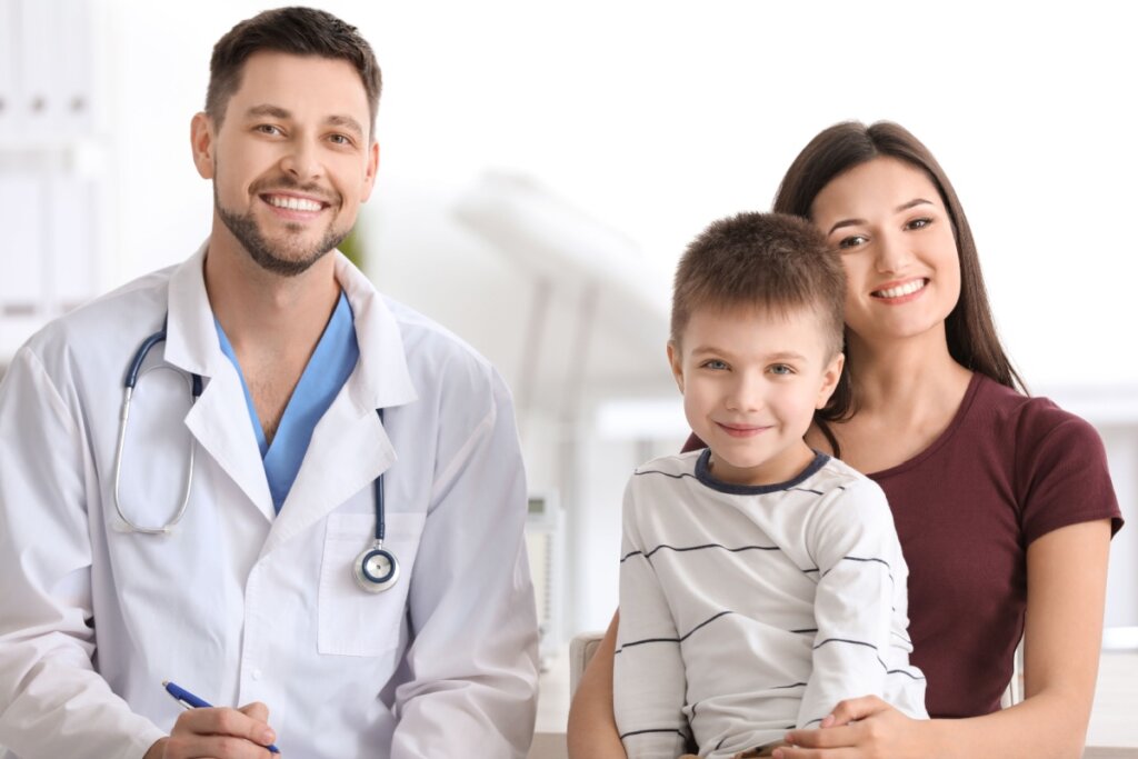 Só o médico pode determinar o tratamento mais adequado, evitando riscos que a automedicação pode causar (Imagem: Africa Studio | Shutterstock)