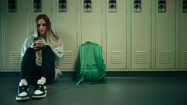 Número Desconhecido: Catfishing na Escola por Reprodução