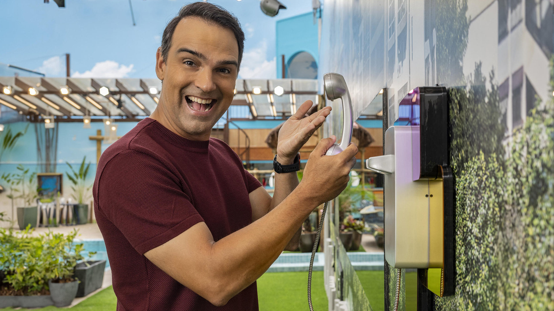 Tadeu Schmidt apresenta o Big Brother Brasil por Divulgação/TV Globo