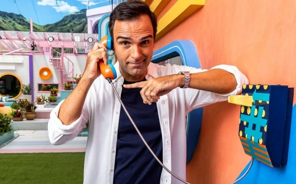 Tadeu Schmidt apresenta o Big Brother Brasil por Divulgação/TV Globo