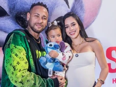 Imagem - Balões importados da Itália e heliponto: Festa de Mavie, filha de Neymar, custará R$  4 milhões