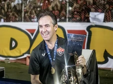 Imagem - No reencontro com Léo Condé, Vitória aposta no retrospecto contra o Ceará para reagir na Série A