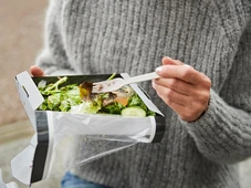 Imagem - Saiba como evitar os microplásticos que estão no alimentos que você come