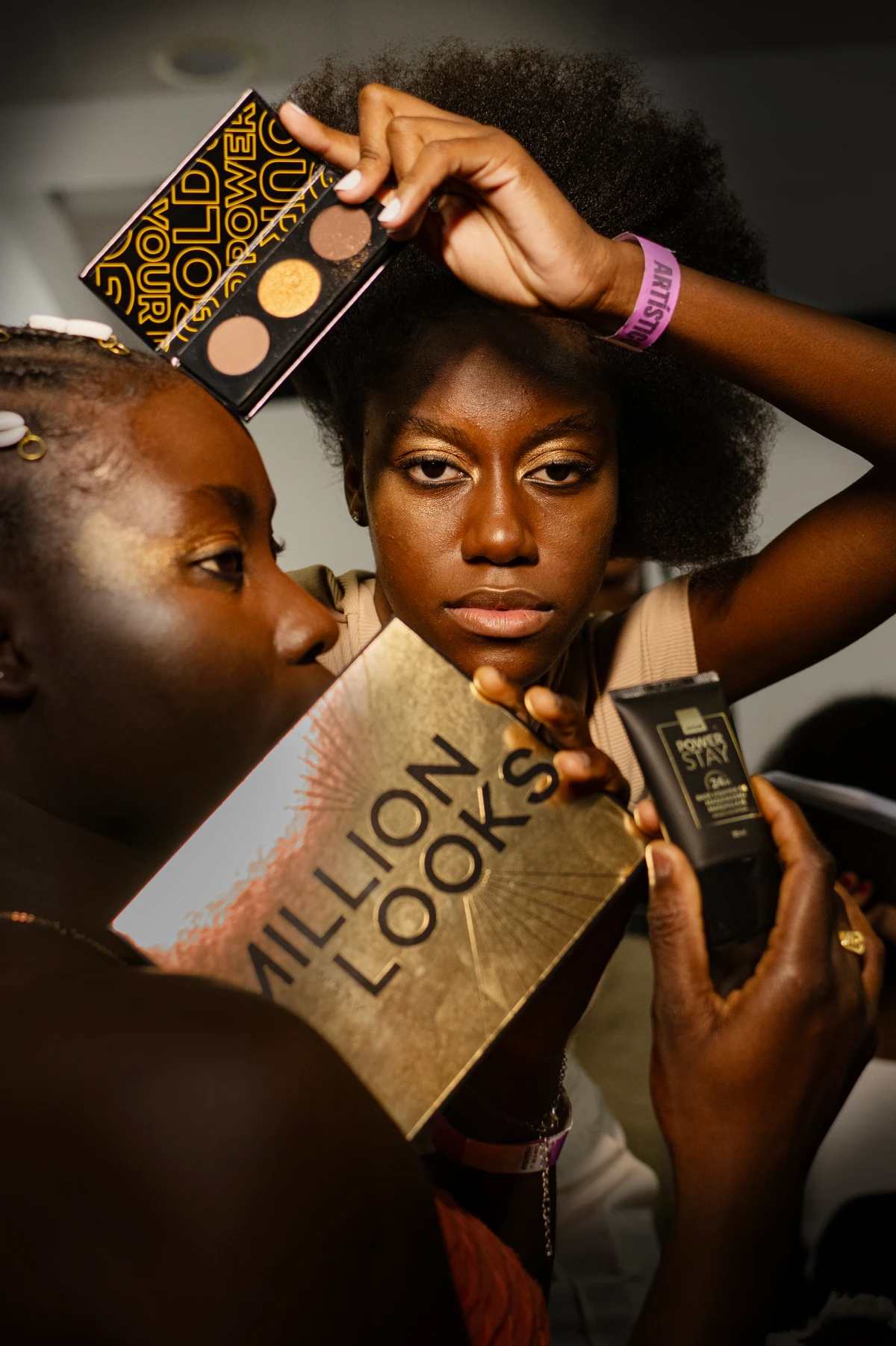 Backstage de beleza Afro Fashion Day 2024 |  por Lucas Assis