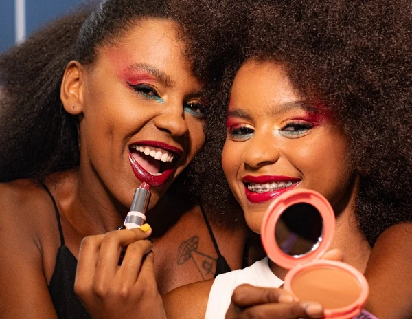 Backstage de beleza Afro Fashion Day 2025
