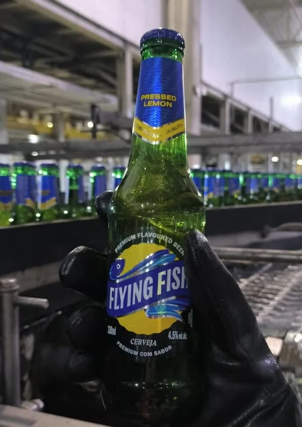 Importada da África do Sul, a cerveja " para quem não gosta de cerveja", Flying Fish será lançada no Brasil pela Ambev por Divulgação