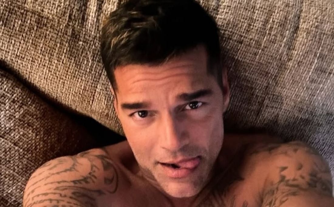Ricky Martin exibe abdômen definido e tatuagem íntima em clique ousado no Instagram por Reprodução/Instagram