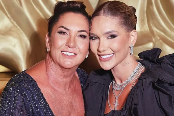 Virginia e a mãe Margareth Serrão por Reprodução