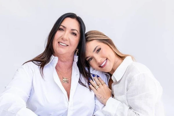 Virginia Fonseca e mãe Margareth Serrão