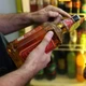 Imagem - É seguro beber no final de semana? Veja os riscos de intoxicação por metanol