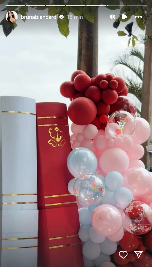 Decoração da festa de Mavie por Reprodução