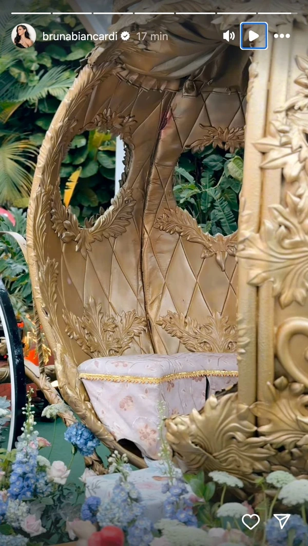 Decoração da festa de Mavie por Reprodução