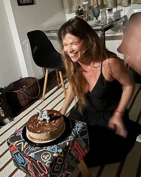 Fani Pacheco comemora aniversário de 42 anos por Reprodução/Redes Sociais 