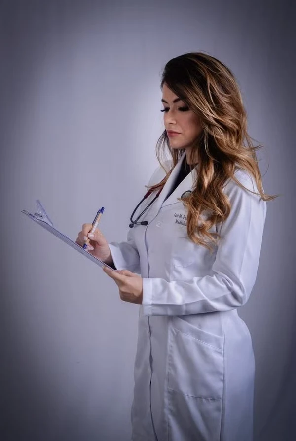 Fani Pacheco estudou Medicina por Reprodução/Redes Sociais 