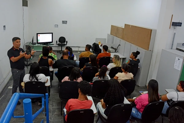 Foram disponibilizadas 326 vagas para PCDs, contra apenas 37 em agosto, um aumento expressivo de 781%